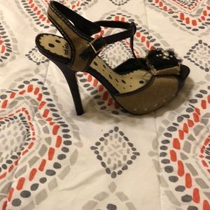 Tan and black cloth open toe sandal heels